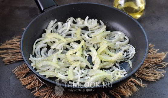 гречневая лапша с креветками и овощами