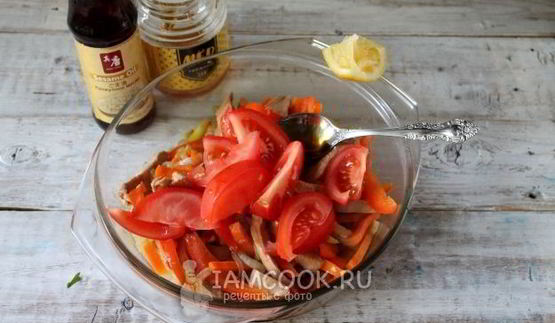 гречневая лапша с курицей и овощами