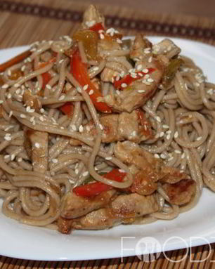 Гречневая лапша со свининой