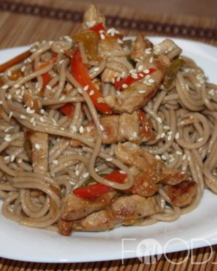 Рецепт гречневой лапши со свининой