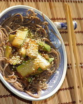 Гречневая лапша Соба с кабачками