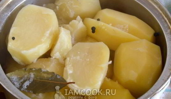 картофельное пюре с пармезаном и петрушкой