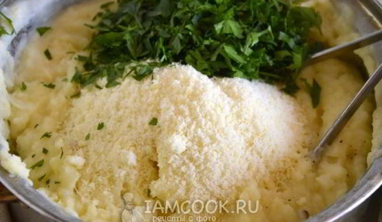 картофельное пюре с пармезаном и петрушкой