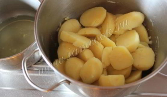 картофельное пюре с печеным чесноком