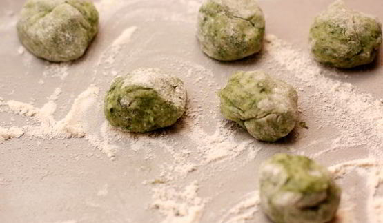 картофельные клецки со шпинатом