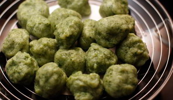 картофельные клецки со шпинатом