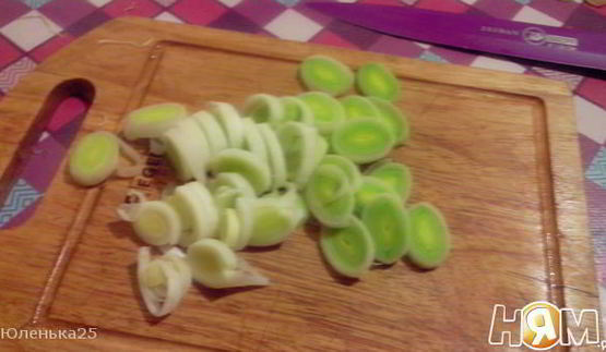 картофельные клецки в соусе с луком-пореем