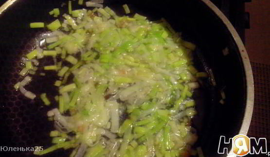 картофельные клецки в соусе с луком-пореем