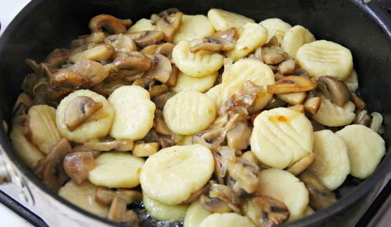 картофельные ньокки с грибами
