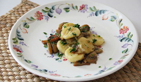 картофельные ньокки с грибами