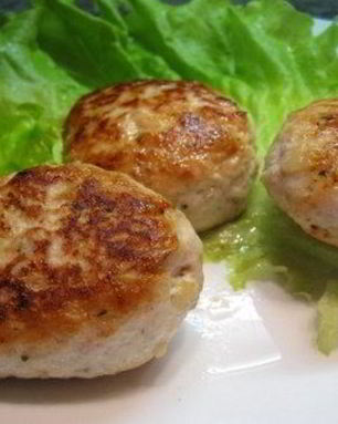 Домашние котлеты из куриного фарша с творогом