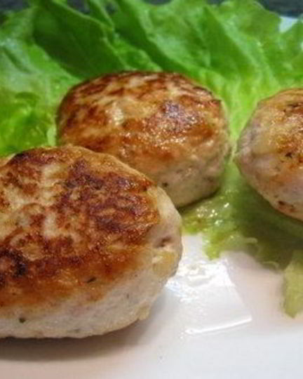 Рецепт домашних котлет из куриного фарша с творогом