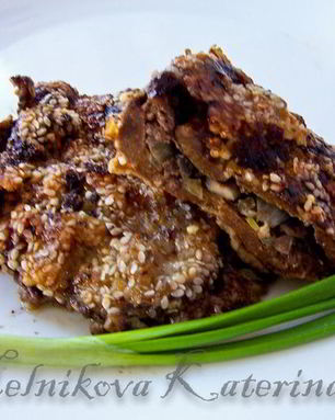 Фаршированные котлеты из печени в кунжутной панировке