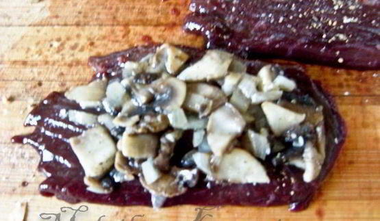 фаршированные котлеты из печени в кунжутной панировке