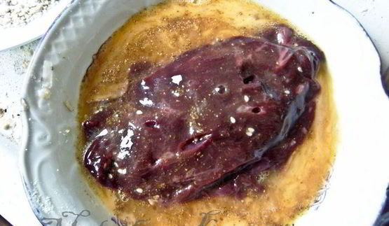 фаршированные котлеты из печени в кунжутной панировке