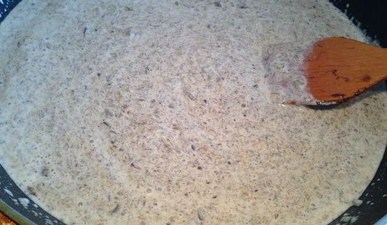 картофельные котлеты со сливочно-грибным соусом