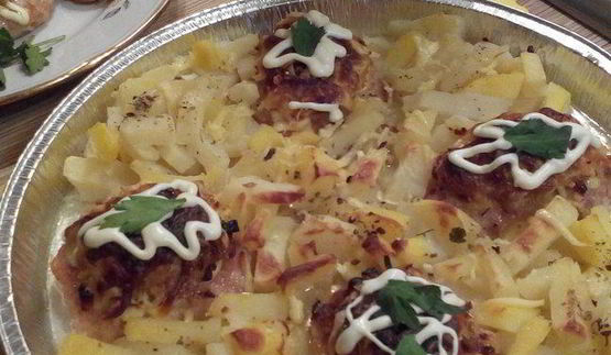 котлеты аппетитные с гарниром