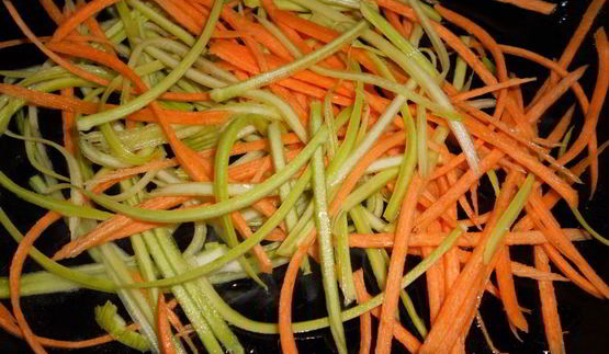 котлеты из кролика с овощными спагетти