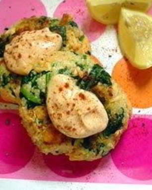 Котлеты из лосося с чесночным майонезом по-мароккански