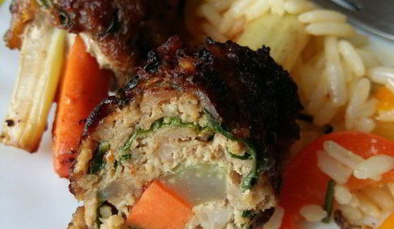 котлеты по-корейски на подушке из риса с овощами