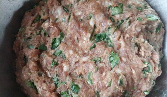 котлеты по-корейски на подушке из риса с овощами