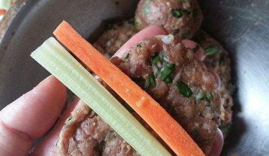 котлеты по-корейски на подушке из риса с овощами