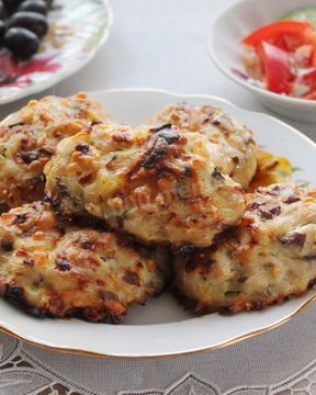 Котлеты с грибами и сыром в духовке куриные