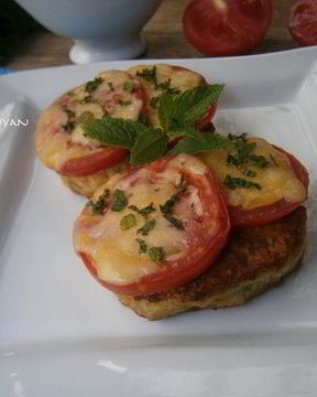 Куриные котлеты с кабачком и мятой