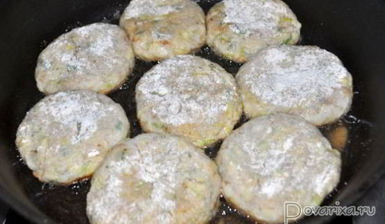 куриные котлеты с кабачком