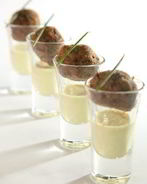 Куриные котлеты с соусом из бальзамического уксуса и тимьяном