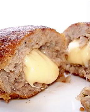 Куриные котлеты с сыром внутри