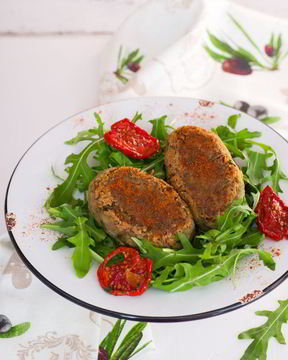 Постные котлеты из фасоли с овощами