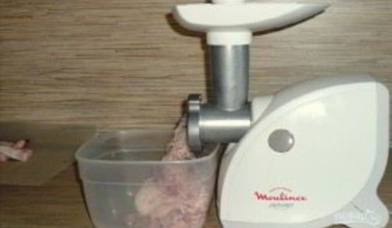 рыбные котлеты из щуки с салом