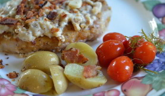 свиные котлеты со сливочным соусом и беконом