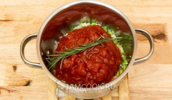 томатная подливка для котлет с розмарином