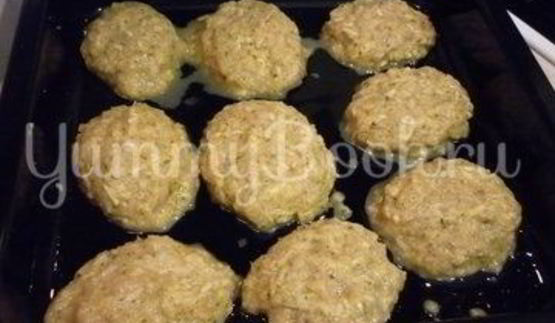 запеченные кабачково-куриные котлеты полезные