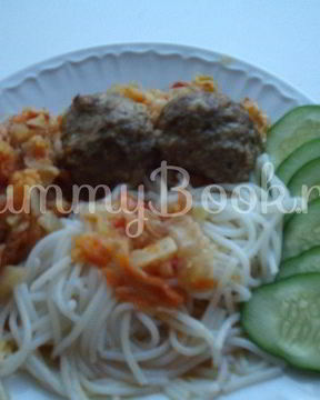 Запеченные котлетки с овощами