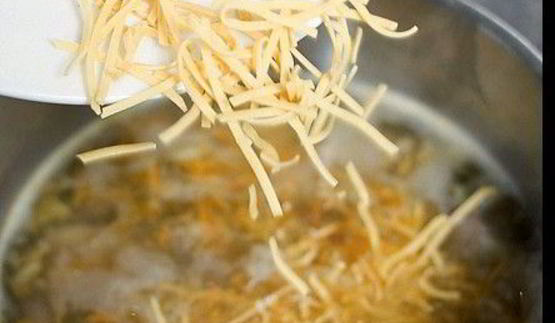 куриная лапша с потрохами