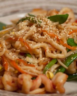 Лапша Пат тай с тигровыми креветками