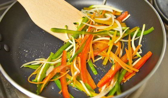 лапша с брокколи