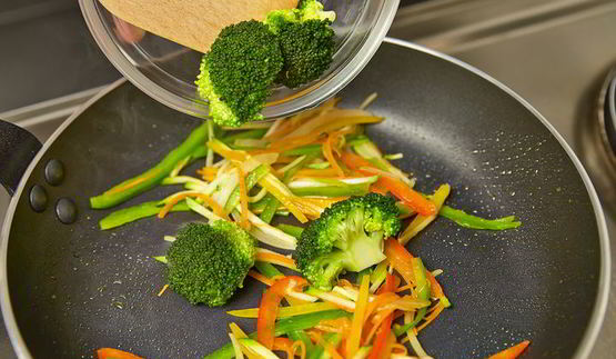 лапша с брокколи