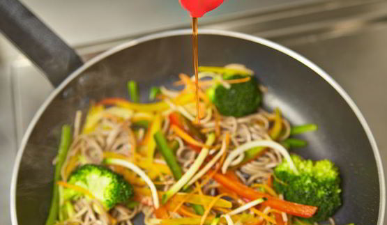 лапша с брокколи