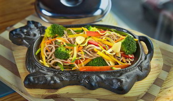 лапша с брокколи