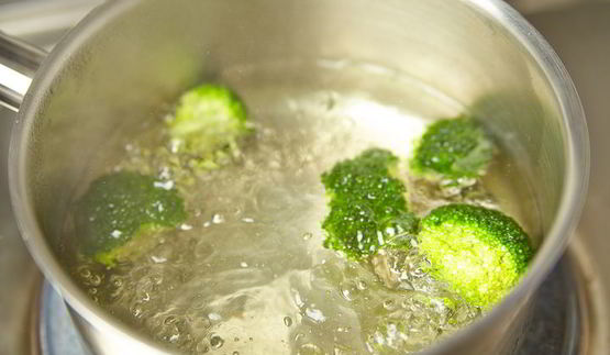 лапша с брокколи