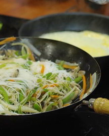 Рецепт лапши с говядиной и овощами по-корейски