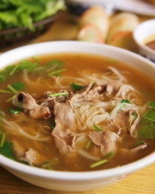 Лапша с говядиной и овощами