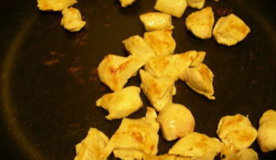 лапша с курицей и овощами по-сингапурски