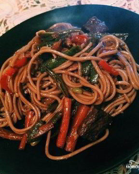 Лапша со свининой в соусе терияки