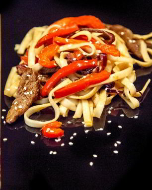 Лапша удон с говядиной