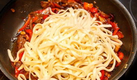 лапша удон с говядиной